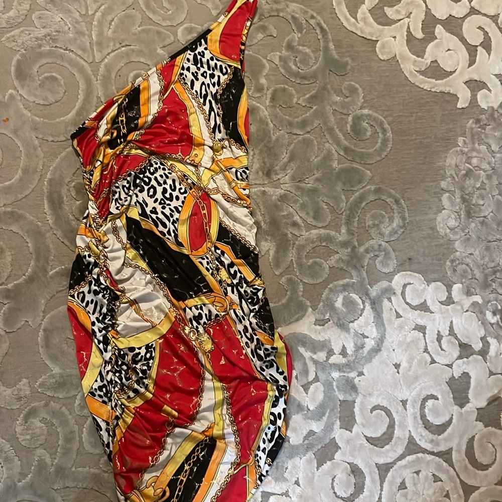 Dress with chain and animal print